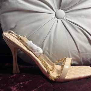 Trying to link heeled sandals